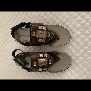 BCBG never worn platform sandals brown leather